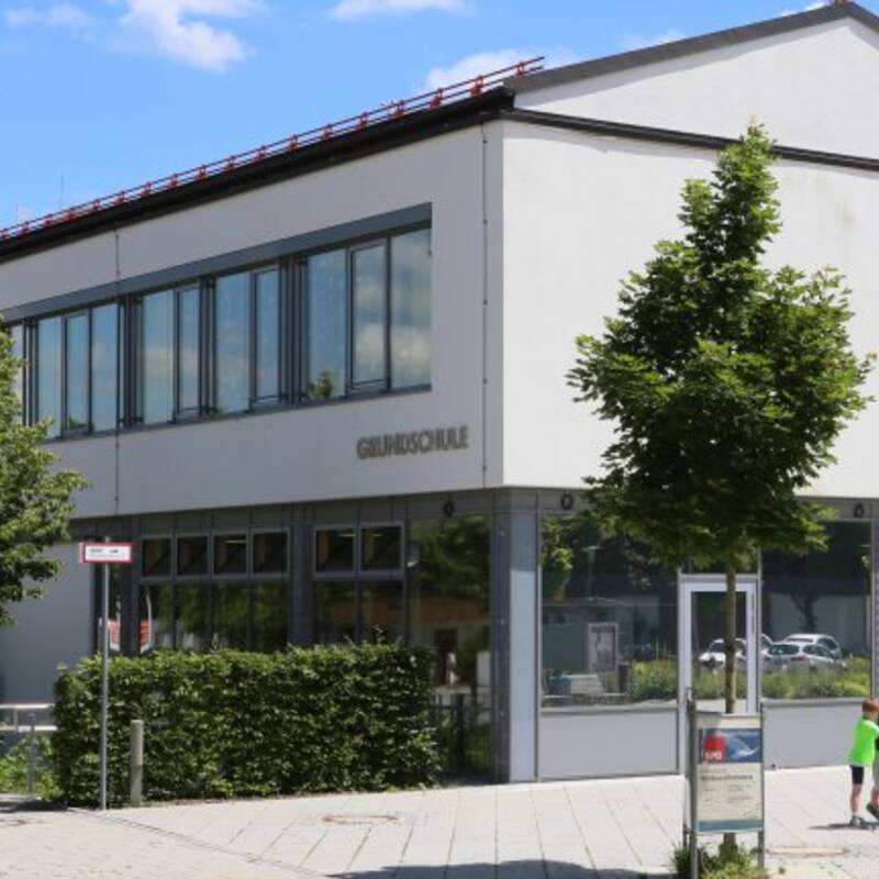 Das ist der Hintereingang der Schule.